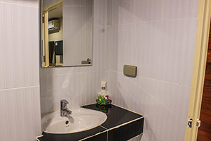 klong muang hotel bathroom