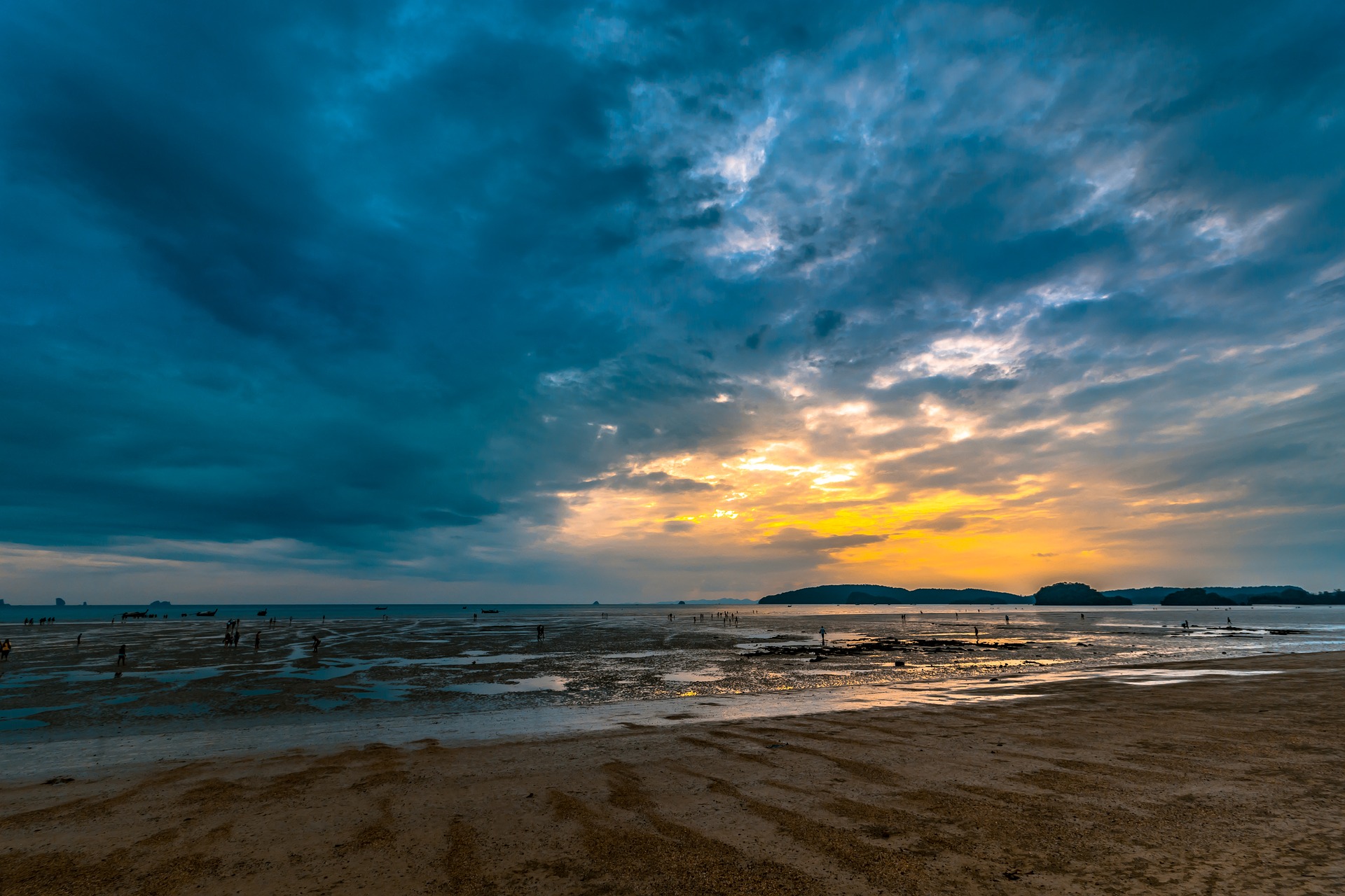 beach klong muang krabi